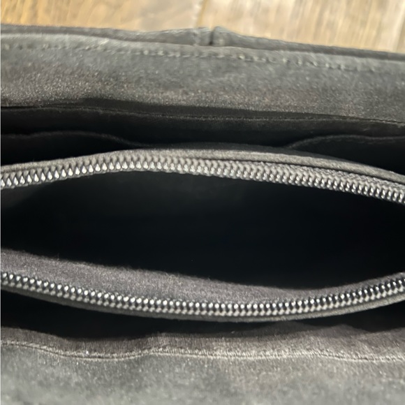 Nine West Hand Bag - Picture 8 of 11